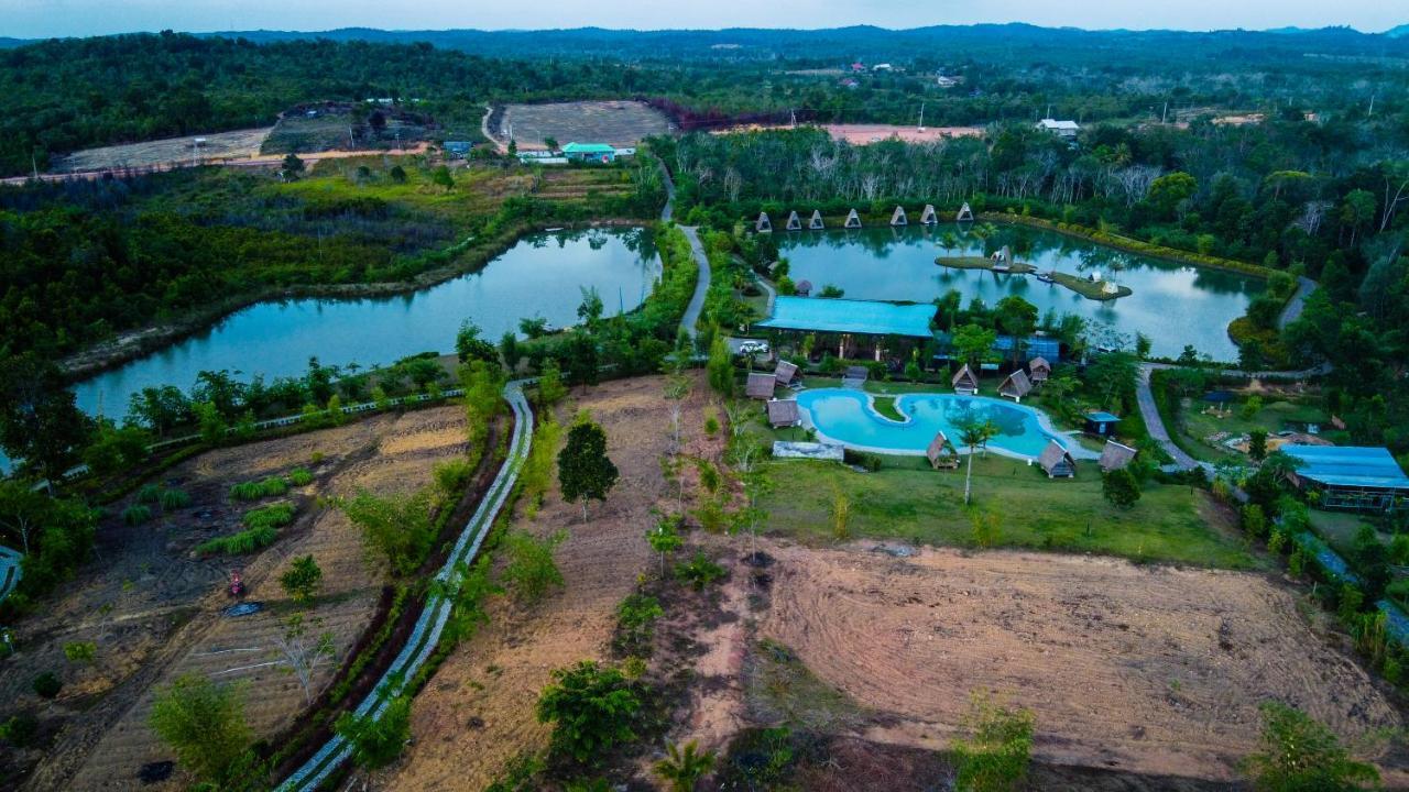 "D'Bamboo Kamp" Desa Wisata Ekang Lagoi Ngoại thất bức ảnh